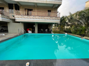 Neville's Villa - Pet friendly with Pool